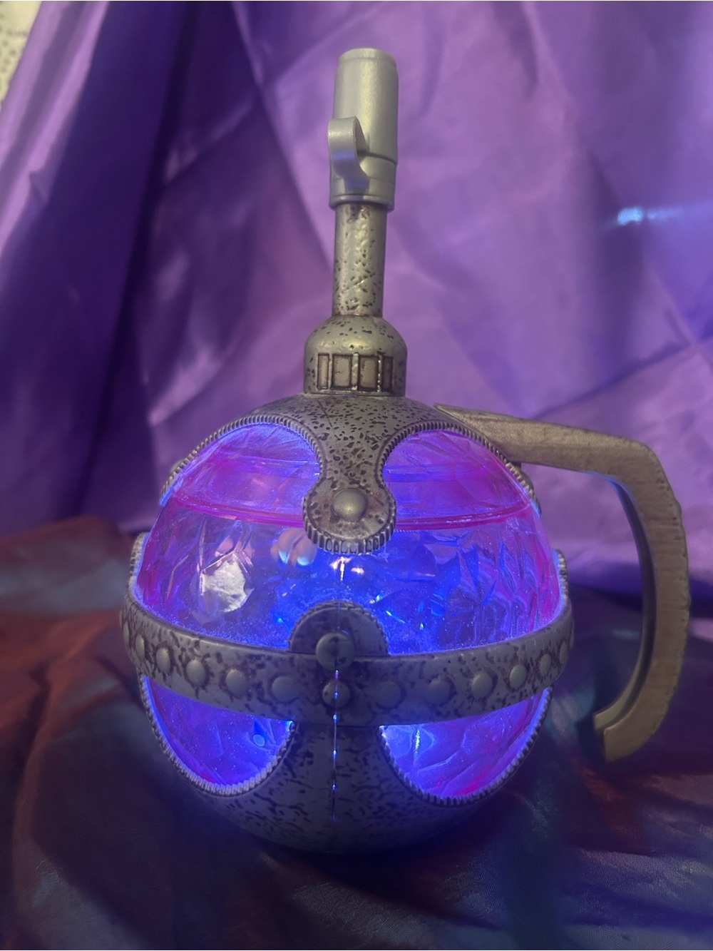 Star War’s Galaxy’s Edge light-up Purple Acid Spitter Orb Sipping Flask Disney
